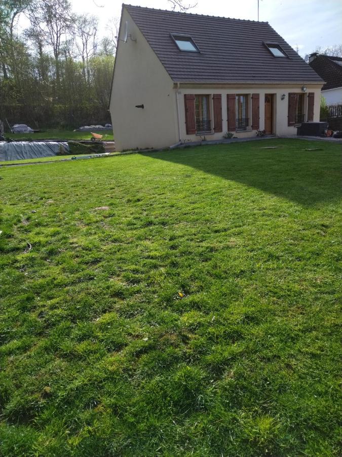 Agreable Chambre Double Avec Salle D'Eau Privative Le Mesnil-Theribus Exterior photo